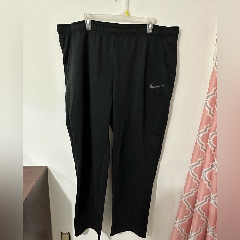 Men’s black nike sweatpants
